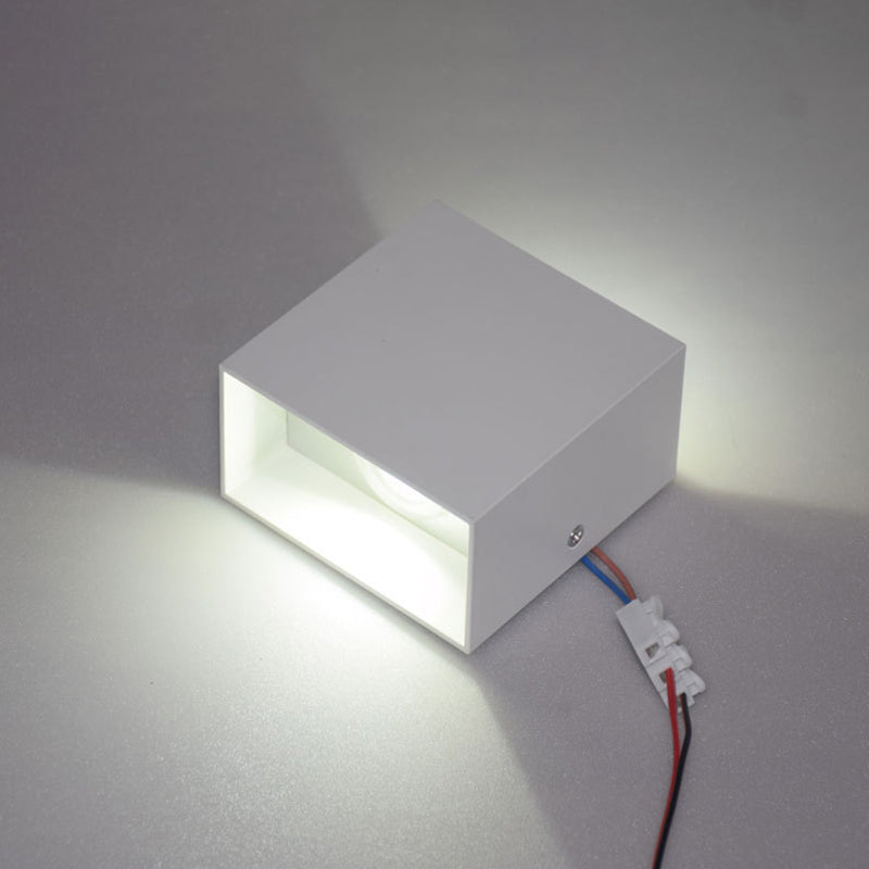 Moderner Stil quadratischer Wandbeleuchtung Metall 2 Leuchten Wandscheibe Jungtiere