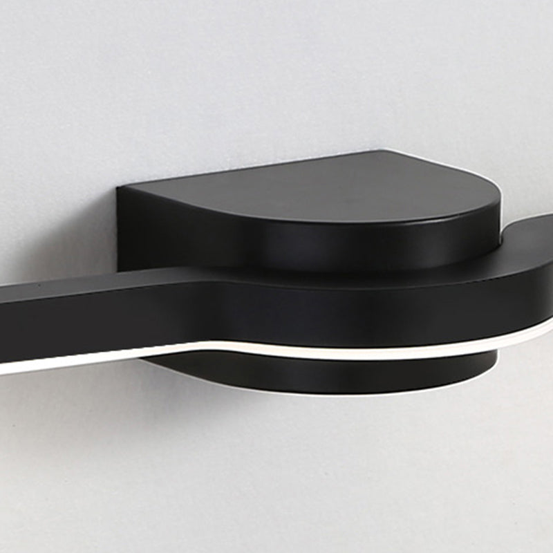 Luce da parete di forma lineare in metallo moderno a 1 lucciola lampada montata