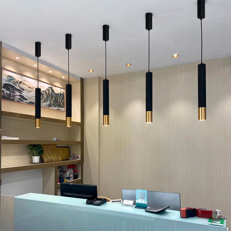 Forma del cilindro Libra del soffitto sospeso in metallo 1 Moderna luce a sospensione in nero