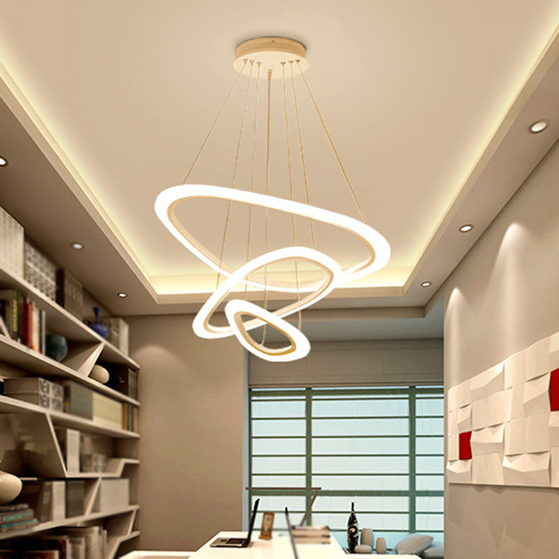 Luces de lámpara multicapa contemporánea Luz de araña de metal Luz en blanco