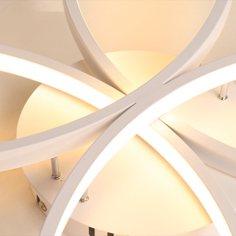 Tombre geométrico de metal Flush Luz de techo moderno 4 luces Flejado de montaje en blanco en blanco