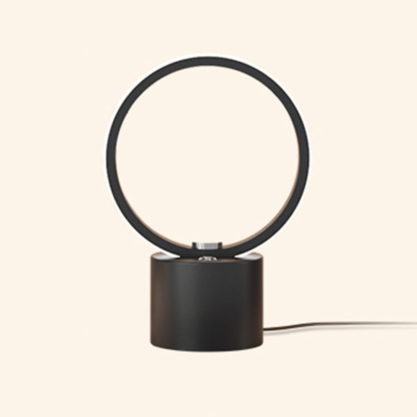 Table de forme linéaire de style moderne