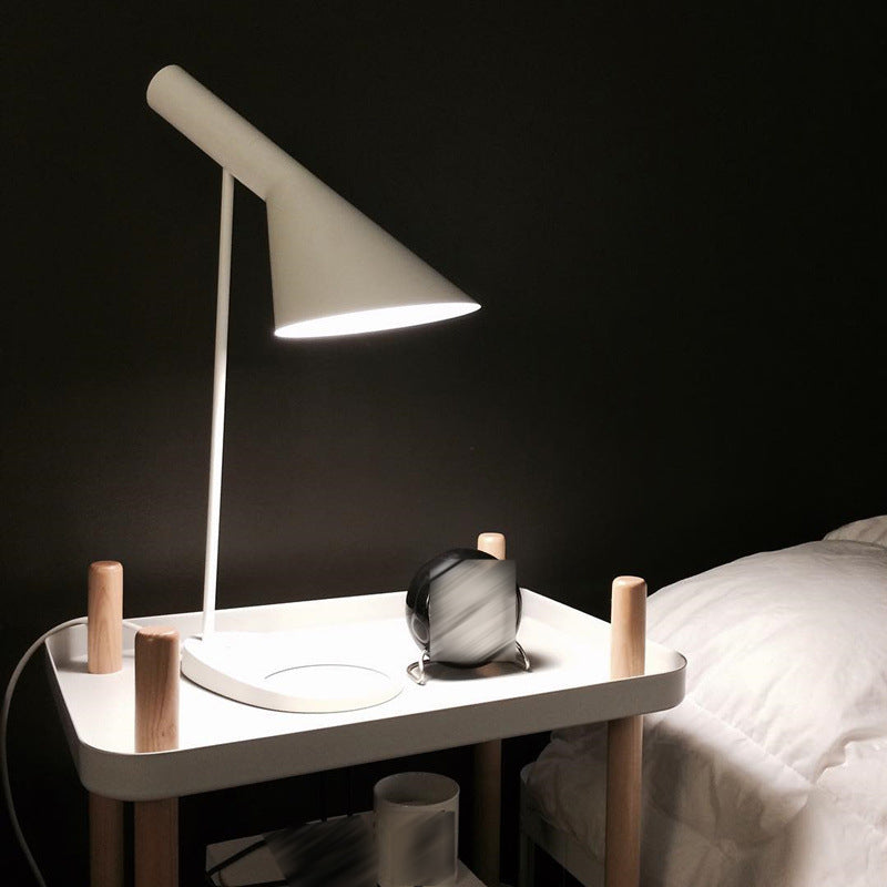 Geometric Shape Metal Table Lamp Modern Style 1 Light Table Lamp Fixtures