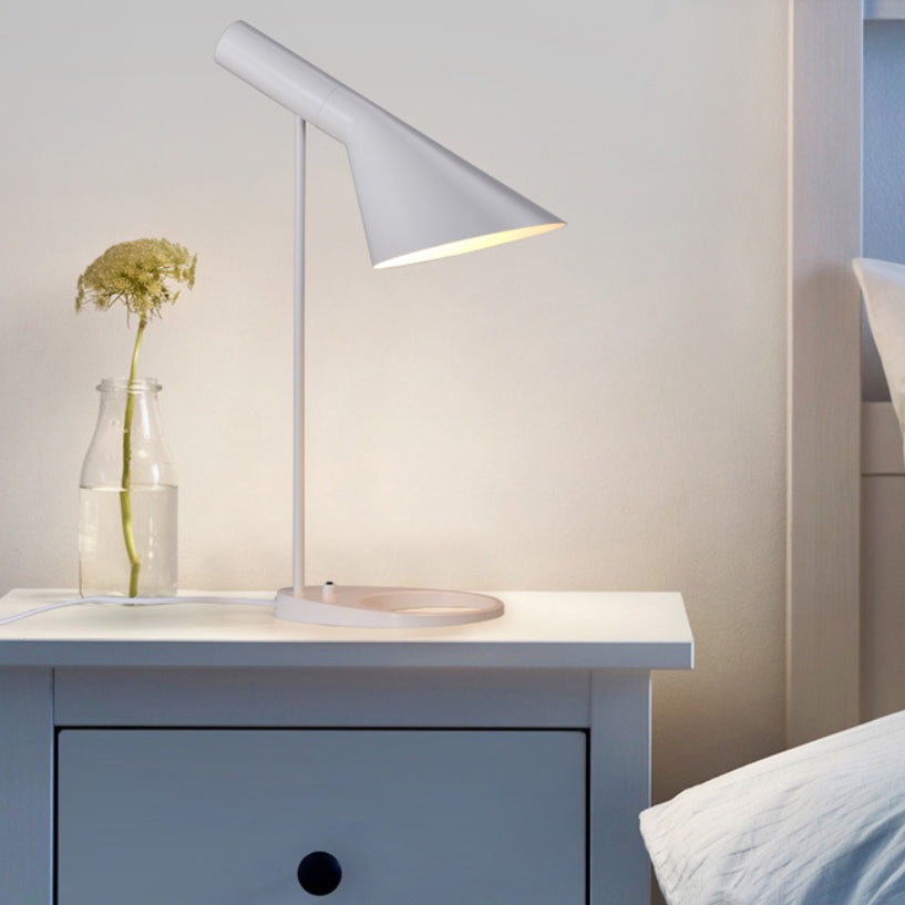 Geometric Shape Metal Table Lamp Modern Style 1 Light Table Lamp Fixtures