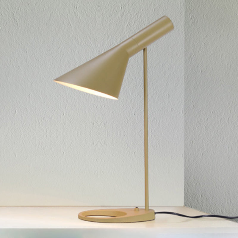 Geometric Shape Metal Table Lamp Modern Style 1 Light Table Lamp Fixtures