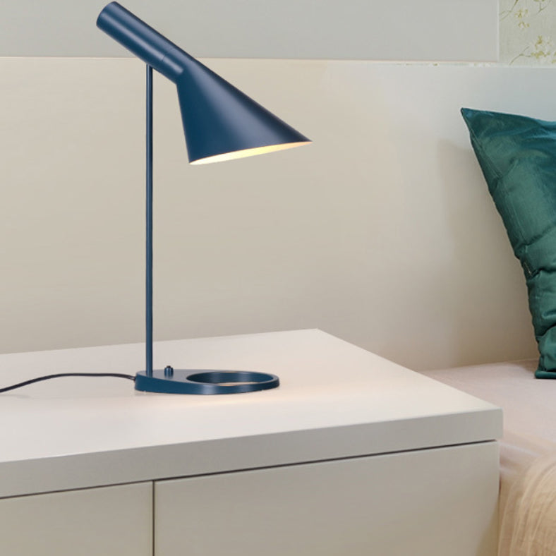 Geometric Shape Metal Table Lamp Modern Style 1 Light Table Lamp Fixtures