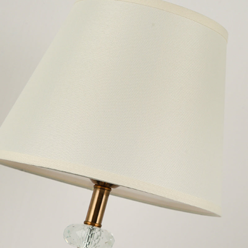 Lampe de table en métal simple moderne lampe en acrylique de forme de bouteille