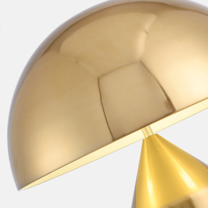 Lampe de table de style moderne 1 lampe de bureau à la lumière avec nuance en métal pour chambre à coucher