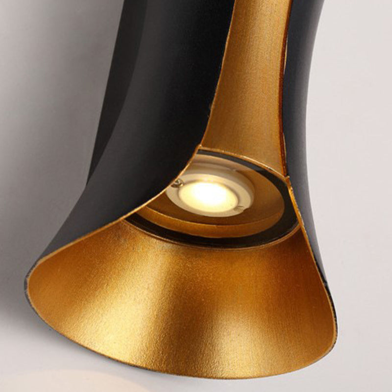 Wandleuchte minimalistische LED -Metallwand montiertes Licht montiert