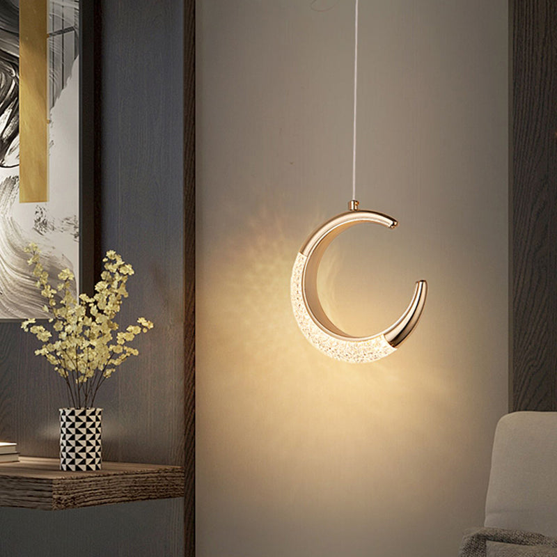 Geometry Shape Metal Hanging Ceiling Light Modern Style 1 Light Pendant Light in Gold