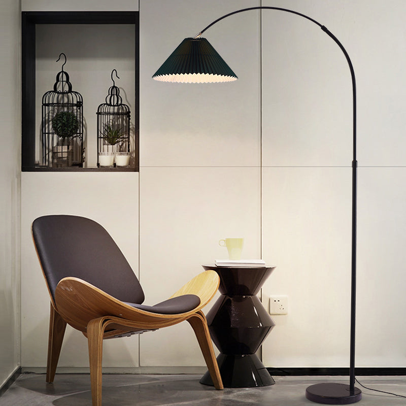 Hedendaags kleurrijke vloerlamp creatief vloerlicht met stofschaduw voor slaapkamer