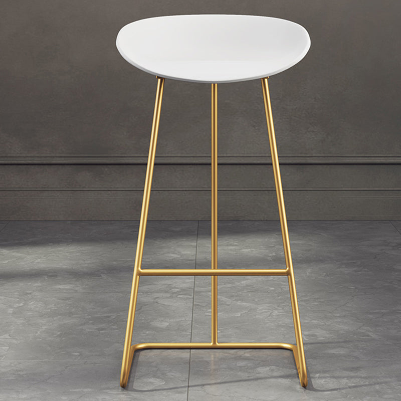 Glam Coffee Shop Footrest Stool Matte Finish Plastic Barstool