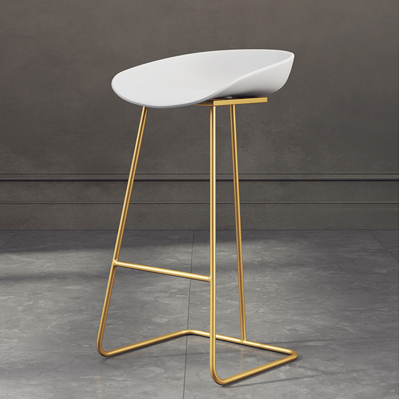 Glam Coffee Shop Footrest Stool Matte Finish Plastic Barstool