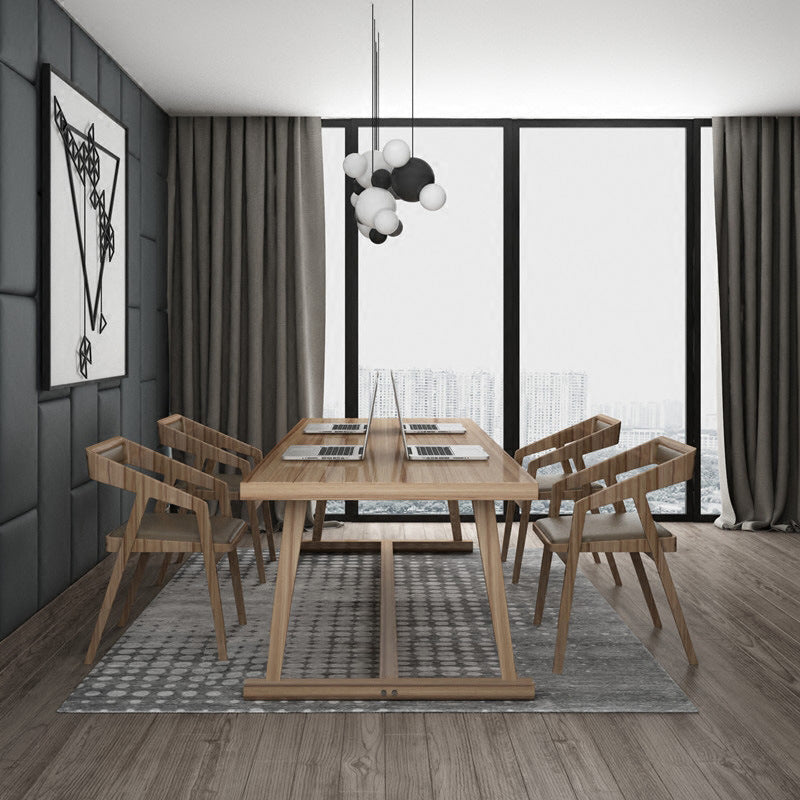 Table de salle à manger avec plateau en bois de pin, table de luxe traditionnelle avec base à tréteaux