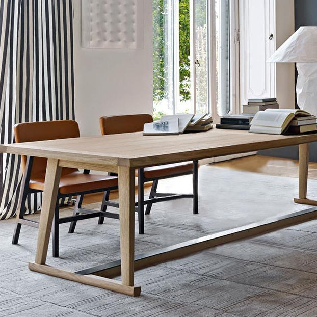 Table de salle à manger avec plateau en bois de pin, table de luxe traditionnelle avec base à tréteaux
