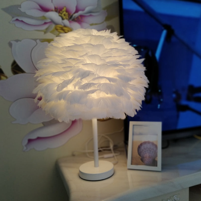 Luminaire de bureau métallique de style moderne lampe de bureau de plumes créatives pour chambre à coucher