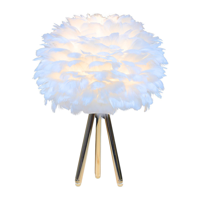 Lámpara de escritorio de plumas creativas de estilo moderno de escritorio para dormitorio