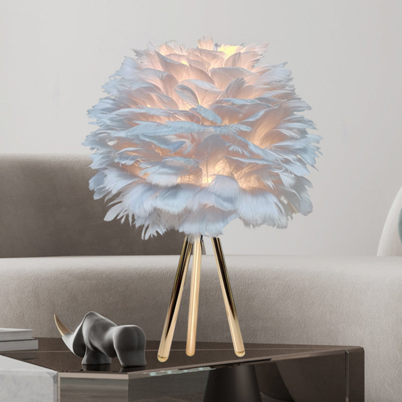Lámpara de escritorio de plumas creativas de estilo moderno de escritorio para dormitorio