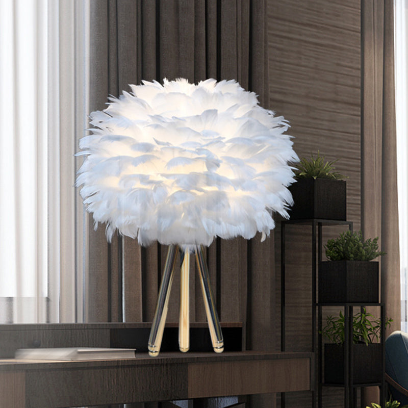Lámpara de escritorio de plumas creativas de estilo moderno de escritorio para dormitorio