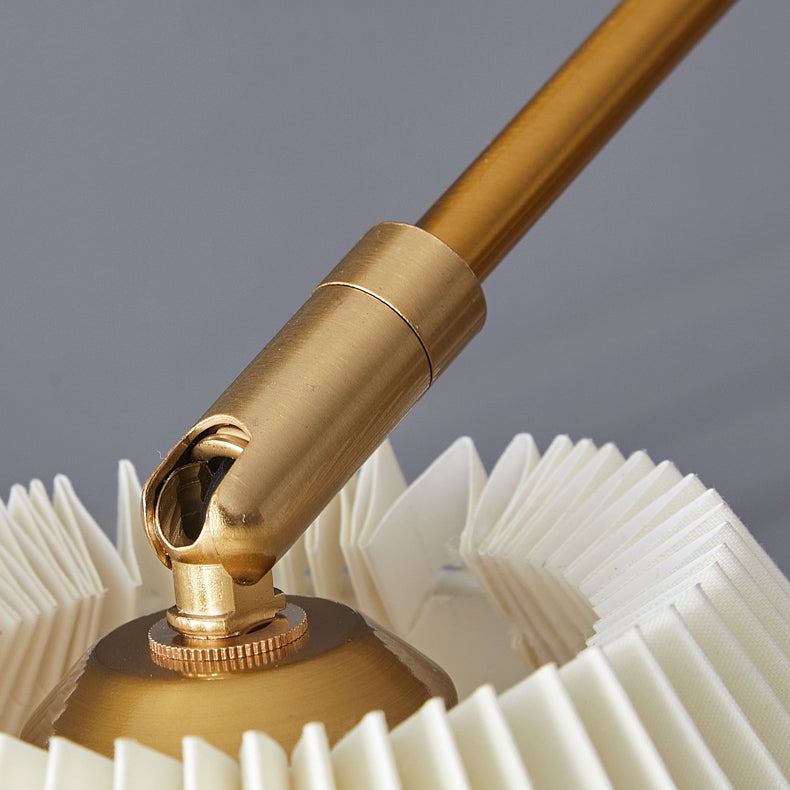 Moderne eenvoudige ijzeren vloerlamp verstelbare lamp vloerlicht met stoffen schaduw voor slaapkamer