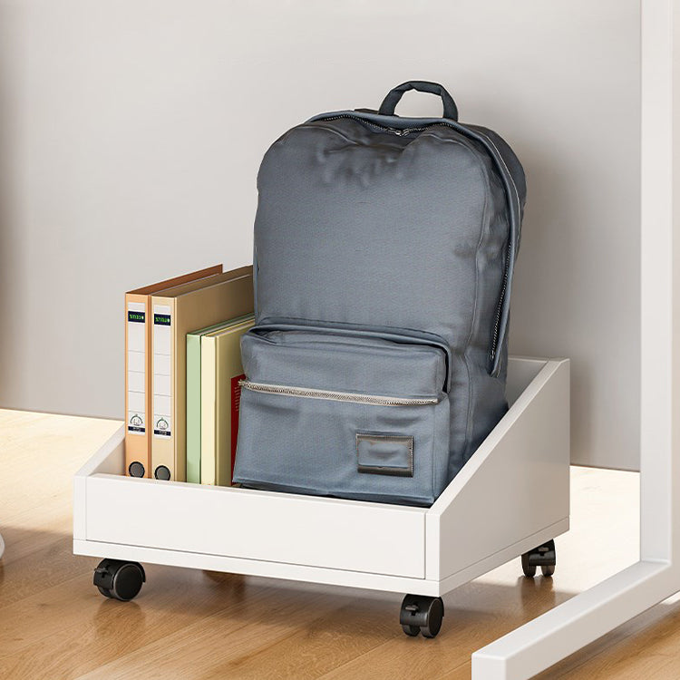 Libreria in stile scandinavo aperto per la sala di studio degli uffici per la casa