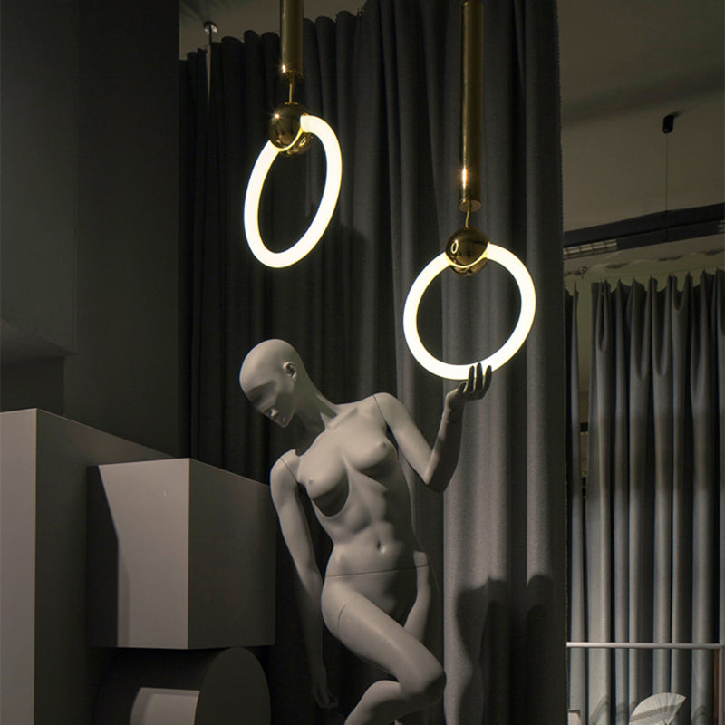 Zeitgenössischer Stil linearer Form Pendelleuchte Light Metal Einer Lichthängelampe in Gold