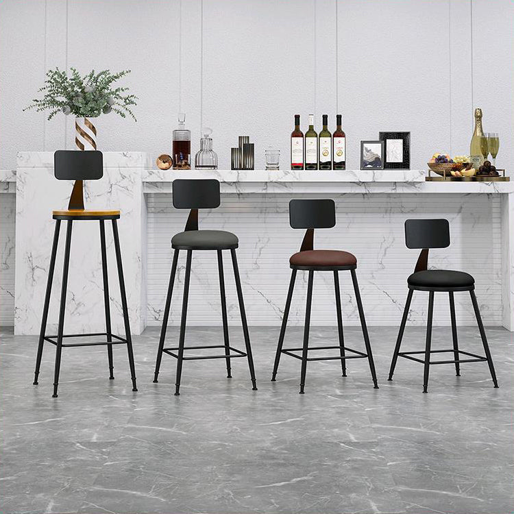 Industrial Coffee Shop Footrest Stool Matte Finish Iron Bar Stool