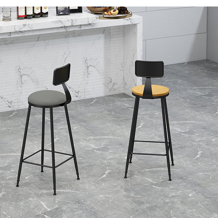 Industrial Coffee Shop Footrest Stool Matte Finish Iron Bar Stool