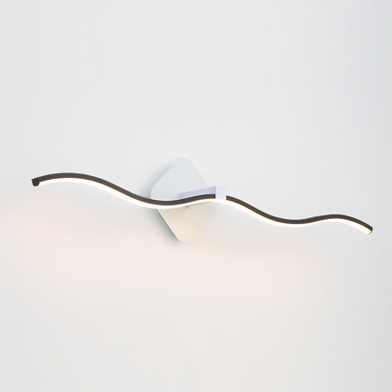 Vanité métallique moderne Lumière miroir à LED de forme linéaire pour salle de bain