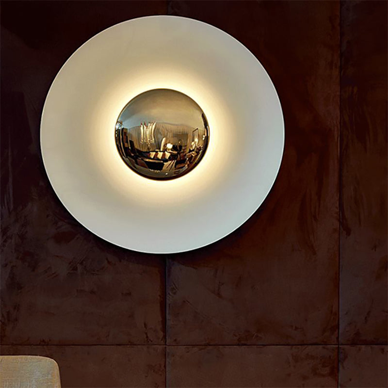 Luz de pared de estilo posmoderno Luz de apliques de pared de 1 luz con sombra de hierro para sala de estar