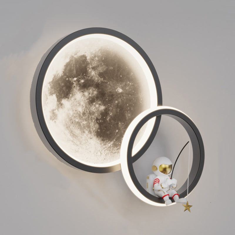 Modern Metal Wall Light Round Shape LED Wall Sconce with Astronaut for Bedroom