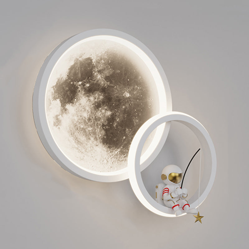 Modern Metal Wall Light Round Shape LED Wall Sconce with Astronaut for Bedroom