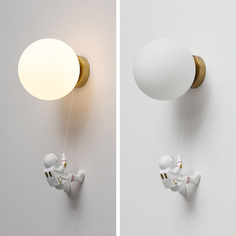 Modern Style Wall Light Sconce Creative Glass Wall Light Fixture for Bedroom