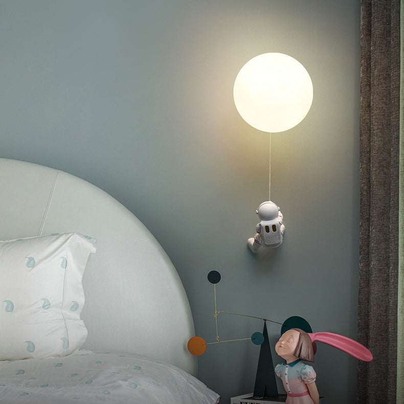 Modern Style Wall Light Sconce Creative Glass Wall Light Fixture for Bedroom