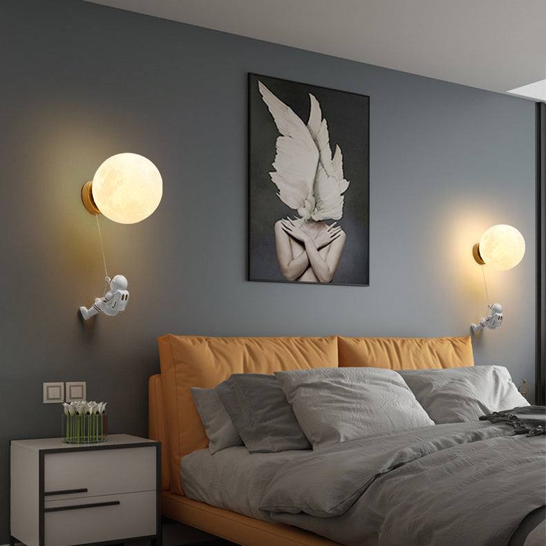 Modern Style Wall Light Sconce Creative Glass Wall Light Fixture for Bedroom