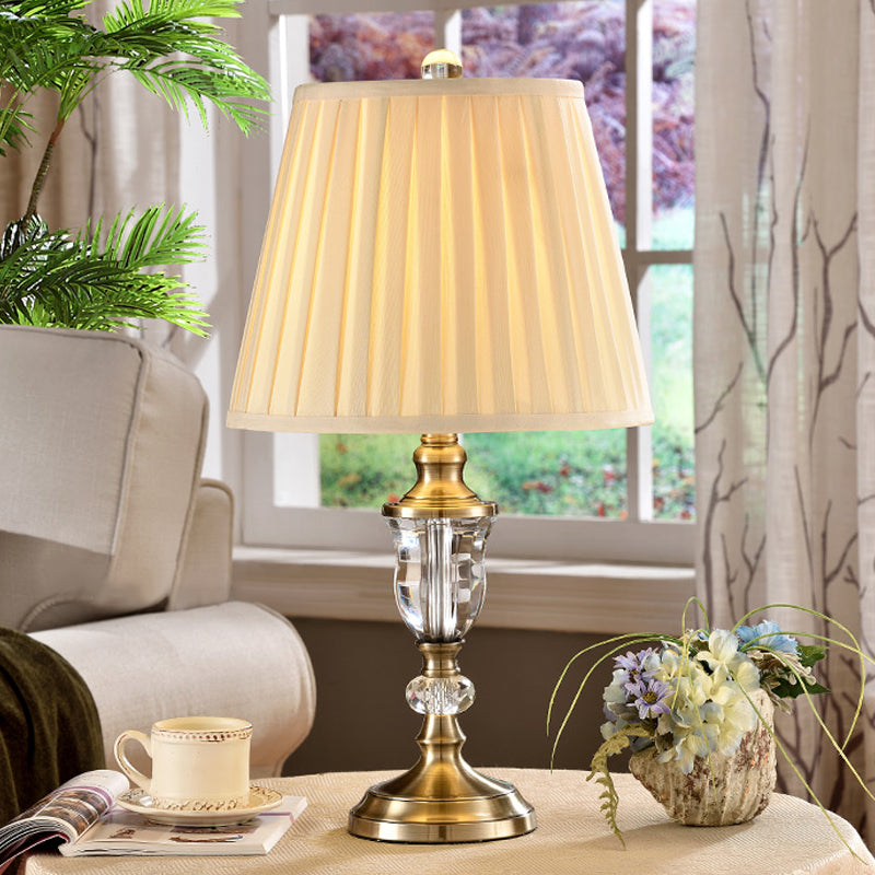 Tissu plissé lampe à tâche contemporaine 1 Livre de lecture de bulbe Lumière en beige pour étudier
