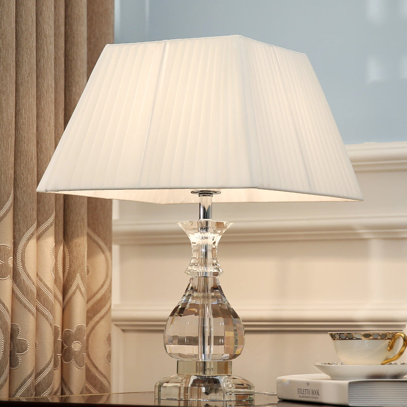 1 Kopf Vase Form Tabelle Licht modernistische handgeschnittene Kristall kleine Schreibtischlampe in Weiß