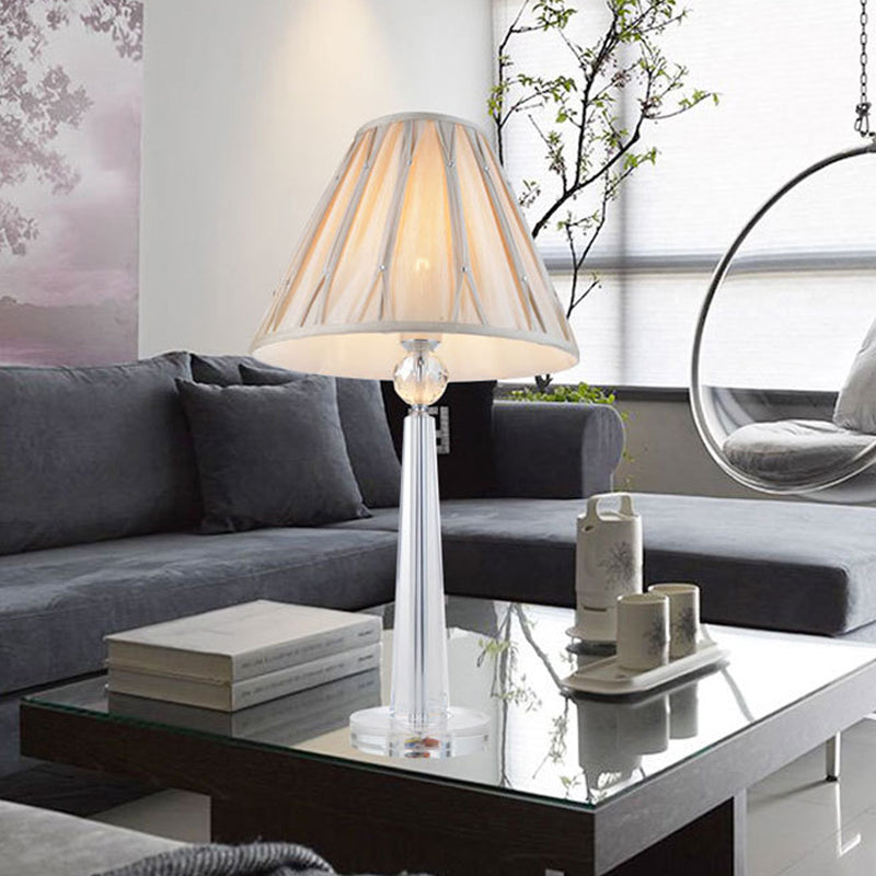 Brede flare kristal taak licht eenvoud stof 1 bol beige nachtkastje lamp voor bed