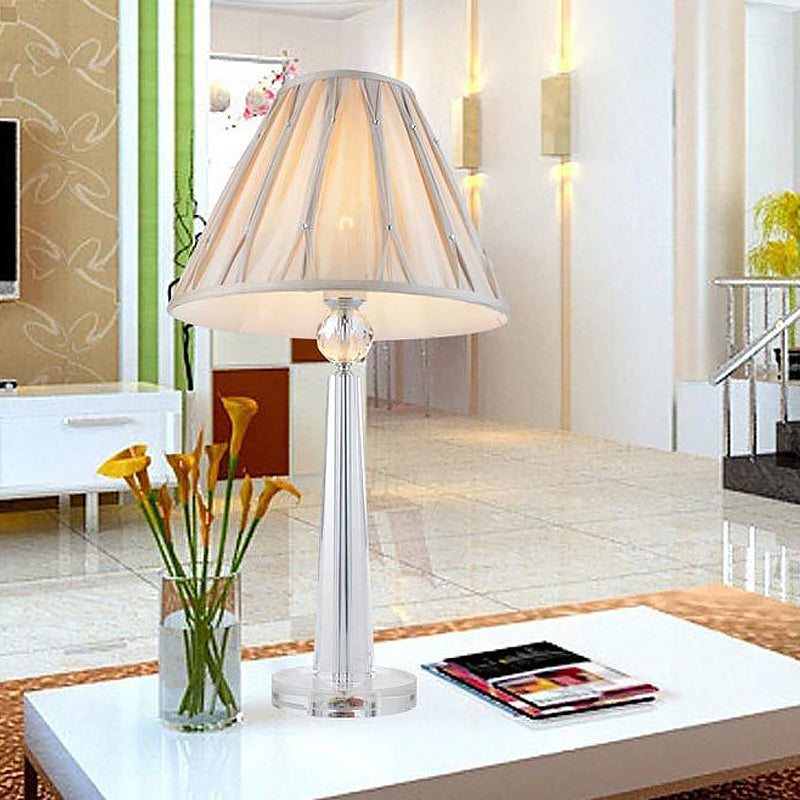 Brede flare kristal taak licht eenvoud stof 1 bol beige nachtkastje lamp voor bed
