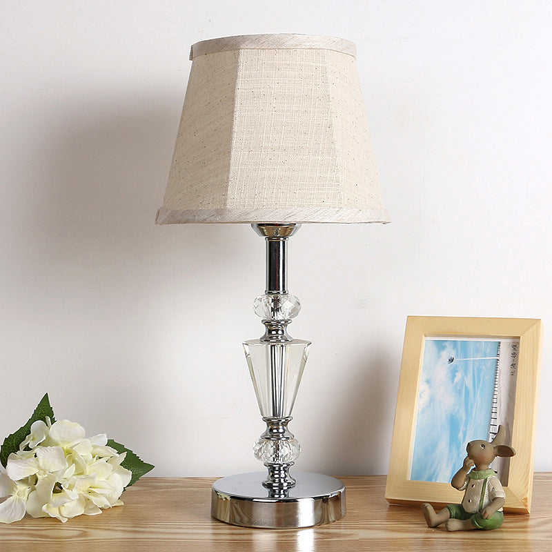 Cono de tela/campana panel Luz modernista 1 cabeza lámpara de escritorio pequeña en rosa/beige para sala de estar