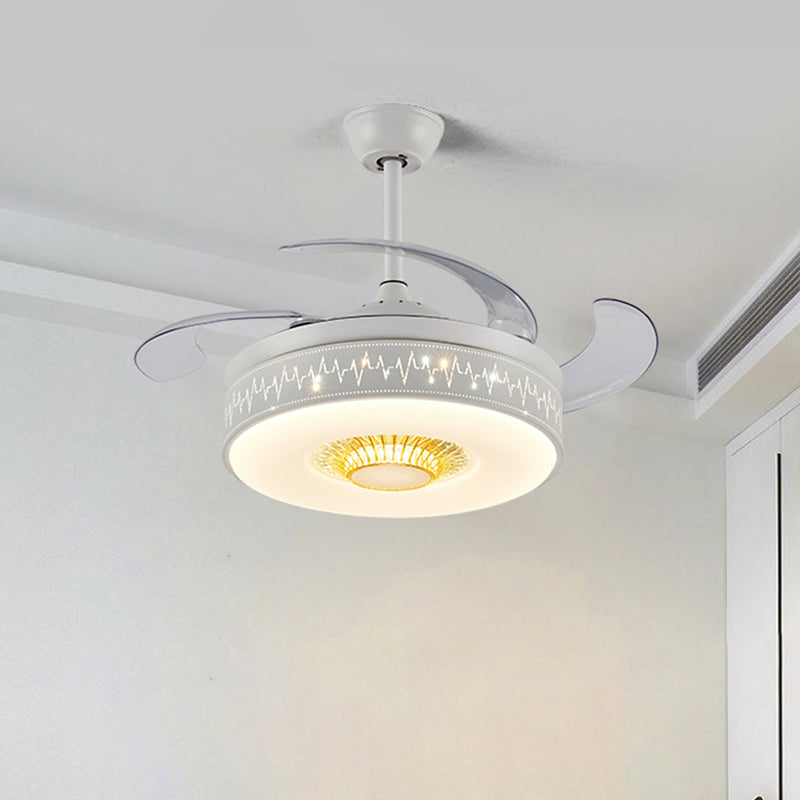 Trommelschlafzimmer halb Flush Light Minimalist Metall LED 42 "breite weiße Lüfterlampe mit Fernbedienung/Wandsteuerung, 4 Klingen