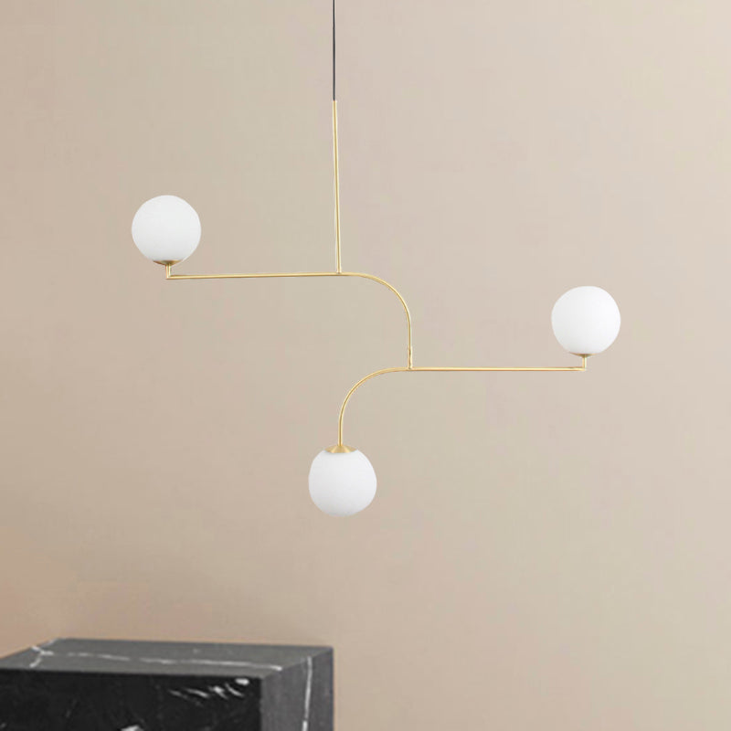 3 Lichter im Innenhänge Kronleuchter Licht mit globalem weißen Glasschatten Moderne Gold Finish -Anhängerlampe