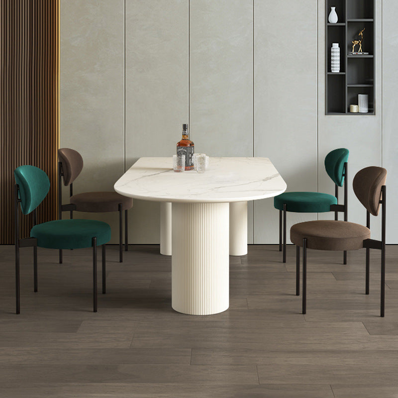 Table de dîner contemporaine en pierre de forme libre, finition mate pour la maison