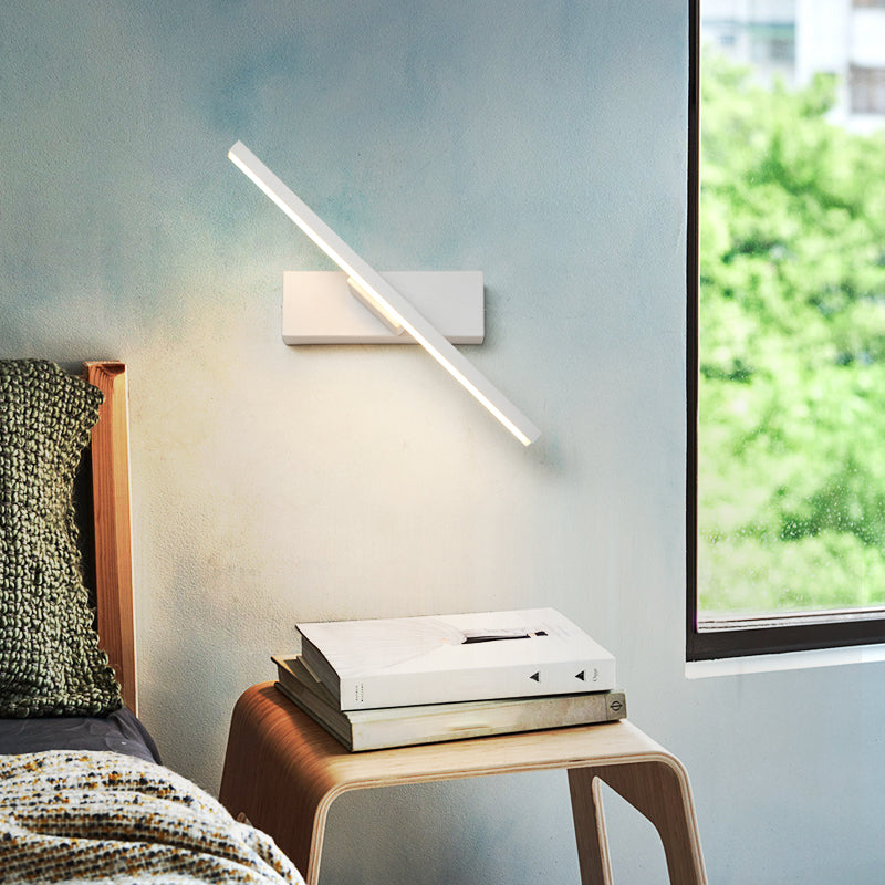 Modern Style Metal Wall Light Strip Rotatable LED Wall Sconce for Bedroom