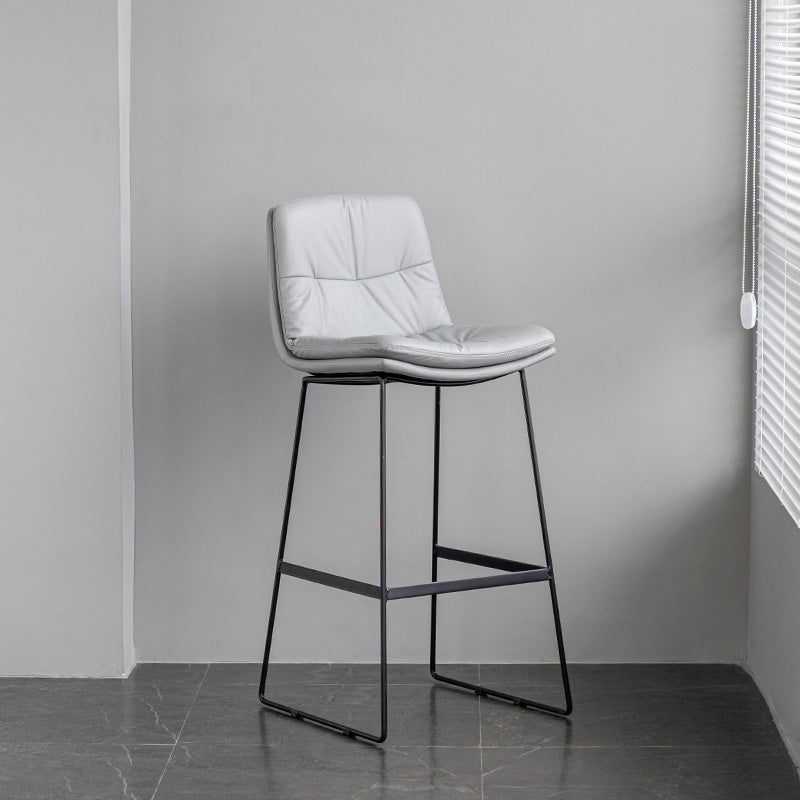 Scandinavian Armless Beauty Salon Stool Matte Finish Upholstered Bar Stools