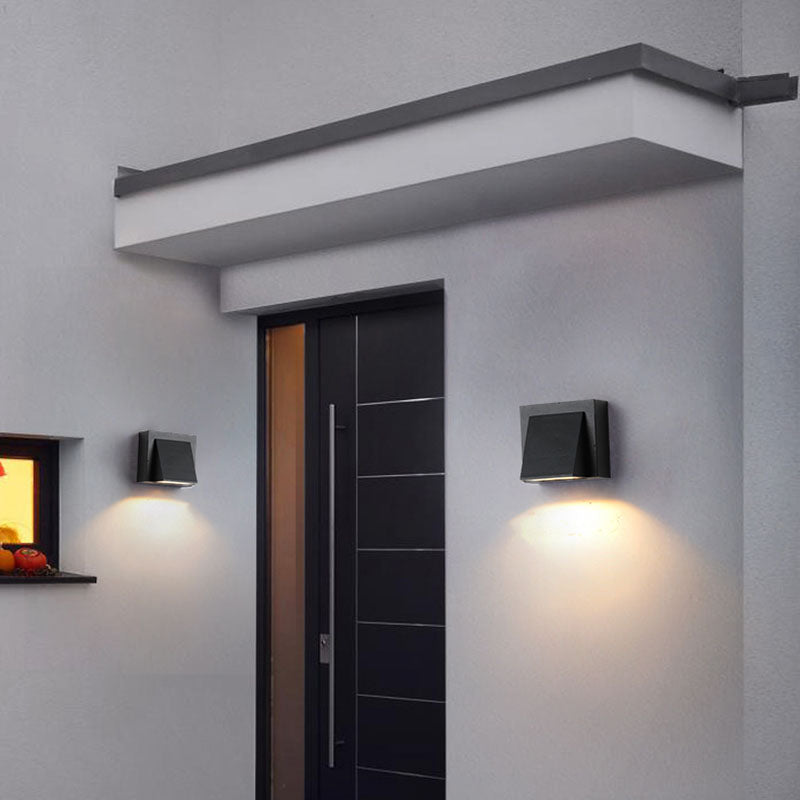 Modern Style Wall Mount Light Black LED Wall Sconce Light with Aluminum for Patio