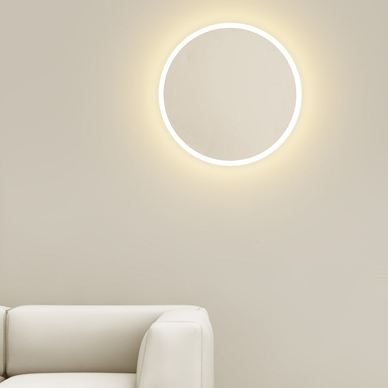 Round Shape Metal Wall Light Modern Style 1 Light Wall Mount Light in White