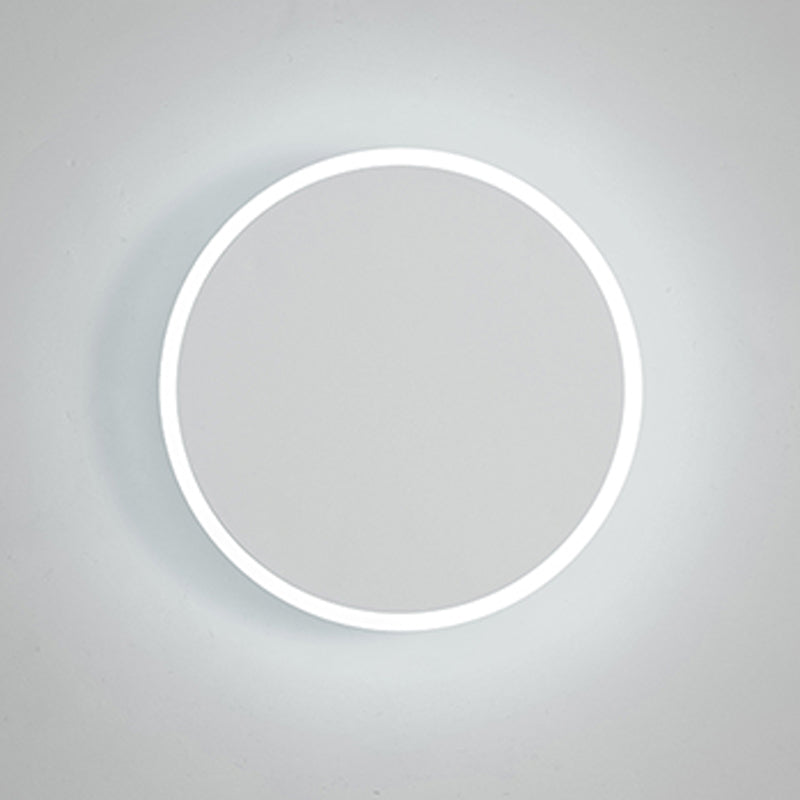 Round Shape Metal Wall Light Modern Style 1 Light Wall Mount Light in White