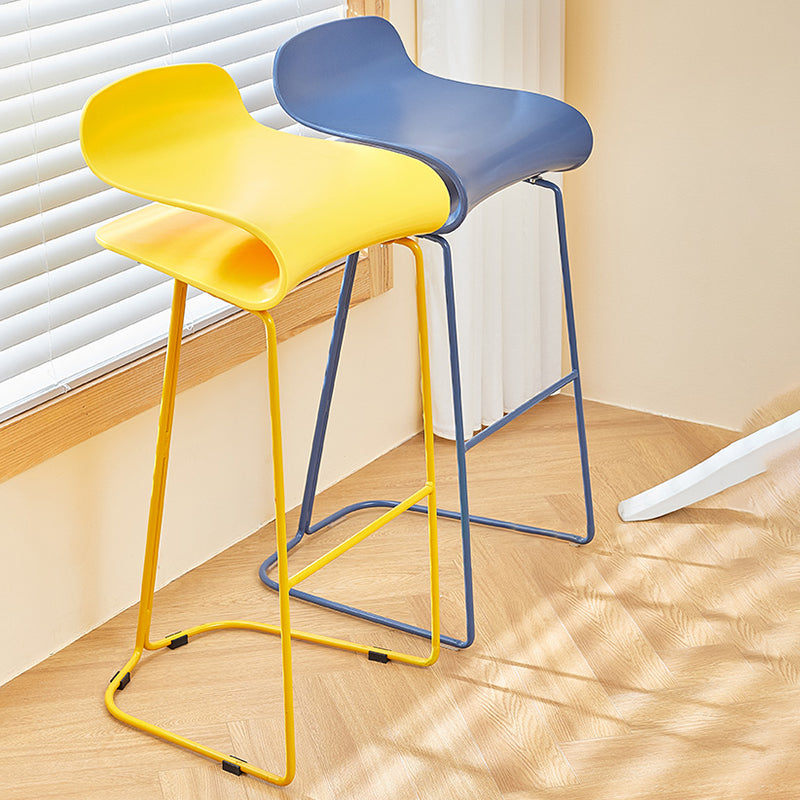 Contemporary Bar Stool Plastic Counter Bar Stool with Metal Legs
