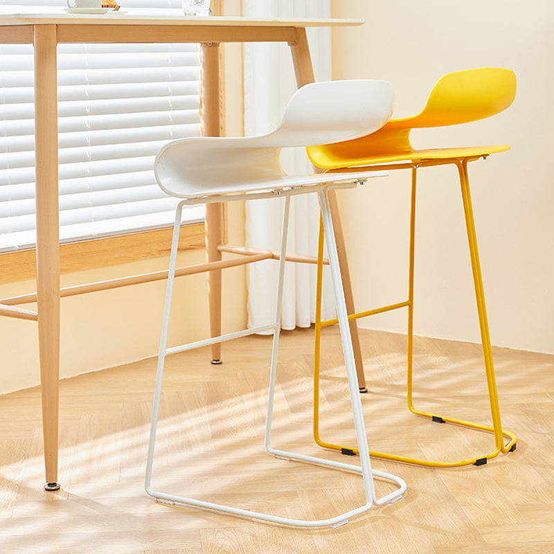 Contemporary Bar Stool Plastic Counter Bar Stool with Metal Legs